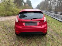 Gebraucht Ford Fiesta 95 PS (69 kW) 2016 Rot Kleinwagen