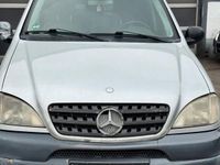Gebraucht Mercedes ML320 214 PS (157 kW) 2002 Silber SUV