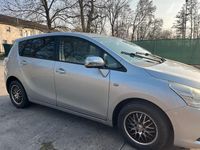 Gebraucht Toyota Verso 147 PS (108 kW) 2009 Silber Van / Kleinbus