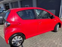 Gebraucht Toyota Aygo Cool 68 PS (50 kW) 2014 Rot Kleinwagen