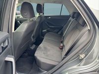 Usado VW T-Roc 110 HP (80 kW) 2023 Cinzento SUV
