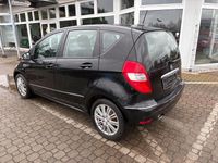 Gebraucht Mercedes A180 109 PS (80 kW) 2012 Schwarz Kleinwagen