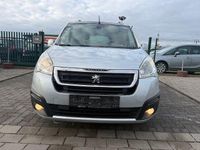 Gebraucht Peugeot Partner Tepee Allure 110 PS (80 kW) 2017 Silber Van / Kleinbus