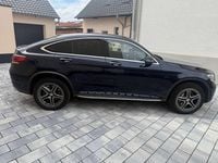 Gebraucht Mercedes GLC300e AMG 320 PS (235 kW) 2020 Blau Coupé