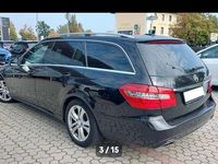 Gebraucht Mercedes E220 Avantgarde 170 PS (125 kW) 2012 Schwarz Limousine