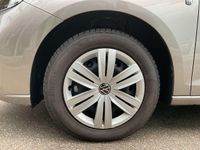 Gebraucht VW Caddy Basis 114 PS (83 kW) 2024 Beige Van / Kleinbus