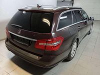 Gebraucht Mercedes E220 170 PS (125 kW) 2011 Cupritbraun  metalliclack Kombi