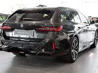 Neu BMW 530e 299 PS (219 kW) 2026 Grau Kombi