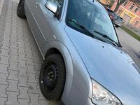Gebraucht Ford Mondeo 125 PS (91 kW) 2004 Silber Limousine