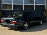 Gebraucht Mercedes E500 320 PS (235 kW) 1994 Schwarz Limousine