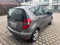 Gebraucht Mercedes A180 109 PS (80 kW) 2011 Andere farben Kleinwagen