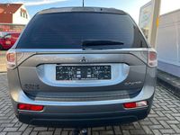 Gebraucht Mitsubishi Outlander Classic Collection 150 PS (110 kW) 2015 Grau SUV