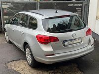 Gebraucht Opel Astra Edition 110 PS (80 kW) 2012 Silber Kombi