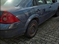 Gebraucht Ford Mondeo 110 PS (80 kW) 2001 Blau Limousine