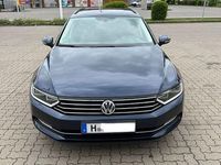 Gebraucht VW Passat Comfortline 150 PS (110 kW) 2017 Blau Kombi