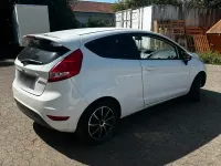 Gebraucht Ford Fiesta 60 PS (44 kW) 2009 Weiß Kleinwagen