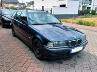 Gebraucht BMW 318 116 PS (85 kW) 1998 Grau Kombi
