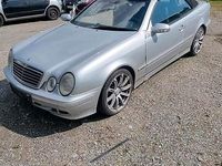 Second-hand Mercedes CLK220 2000 Argintiu Cabrio