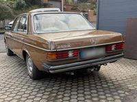 Gebraucht Mercedes 200 60 PS (44 kW) 1980 Braun Limousine