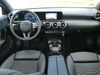 gebraucht Mercedes A180 A-Klasse 7G-DCT/MBUX/Navi/Park-Assi/SHZ/DAB/TouchP