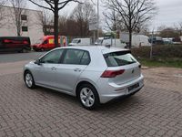Gebraucht VW Golf VIII 116 PS (85 kW) 2023 Silber Limousine