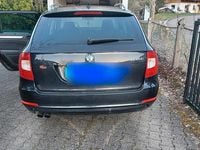 Gebraucht Skoda Superb 140 PS (102 kW) 2011 Schwarz Kombi