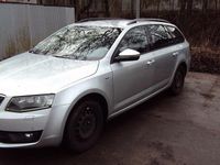 Usado Skoda Octavia Joy 150 HP (110 kW) 2016 Prateado Citadino