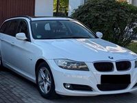Gebraucht BMW 318 143 PS (105 kW) 2012 Weiß Kombi