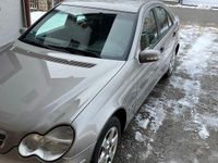 Gebraucht Mercedes C180 143 PS (105 kW) 2004 Gold Limousine