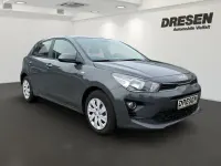 Gebraucht Kia Rio Edition 7 84 PS (61 kW) 2023 Prg) perennial grey m (grau Kleinwagen