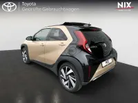 Gebraucht Toyota Aygo X X-plore 72 PS (52 kW) 2022 Ginger beige metallic/ night sky black SUV