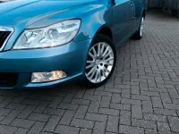 Gebraucht Skoda Octavia 105 PS (77 kW) 2012 Blau Limousine
