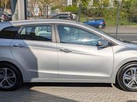 Gebraucht Hyundai i30 110 PS (80 kW) 2015 Silber Kombi