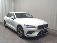 Gebraucht Volvo V60 Inscription 341 PS (250 kW) 2022 Ice white / solid Kombi