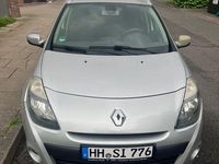 Gebraucht Renault Clio II Dynamique 101 PS (74 kW) 2010 Silber Limousine