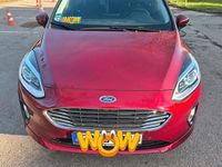 Gebraucht Ford Fiesta Titanium 101 PS (74 kW) 2018 Rot Limousine