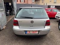 Second-hand VW Golf IV 105 CP (77 kW) 2004 Argintiu Berlinǎ