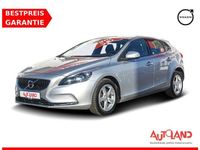 Gebraucht Volvo V40 Kinetic 122 PS (89 kW) 2018 Bright silver metallic (metallic) Limousine
