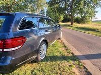 Gebraucht Mercedes E220 Avantgarde 170 PS (125 kW) 2014 Grau Kombi