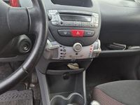 Gebraucht Toyota Aygo 68 PS (50 kW) 2005 Rot Kleinwagen