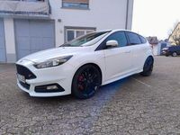 Gebraucht Ford Focus ST 185 PS (136 kW) 2017 Weiß Limousine