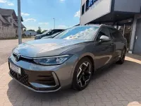 Gebraucht VW Passat R-line 150 PS (110 kW) 2025 Grau Kombi