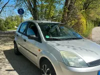 Usata Ford Fiesta 69 CV (50 kW) 2003 Grigio Utilitaria