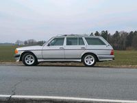 Gebraucht Mercedes E280 185 PS (136 kW) 1983 Silber Kombi
