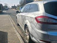 Gebraucht Ford Mondeo 163 PS (119 kW) 2011 Silber Kombi