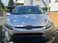 Gebraucht Ford Fiesta Titanium 82 PS (60 kW) 2012 Silber Limousine