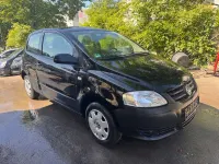 Gebraucht VW Fox Basis 54 PS (39 kW) 2008 Schwarz Kleinwagen