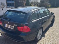 Usata BMW 318 143 CV (105 kW) 2012 Nero Station wagon