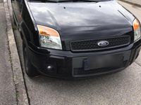 Gebraucht Ford Fusion 80 PS (58 kW) 2012 Schwarz Kleinwagen