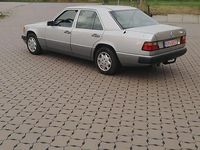 Gebraucht Mercedes 200 75 PS (55 kW) 1991 Silber Limousine